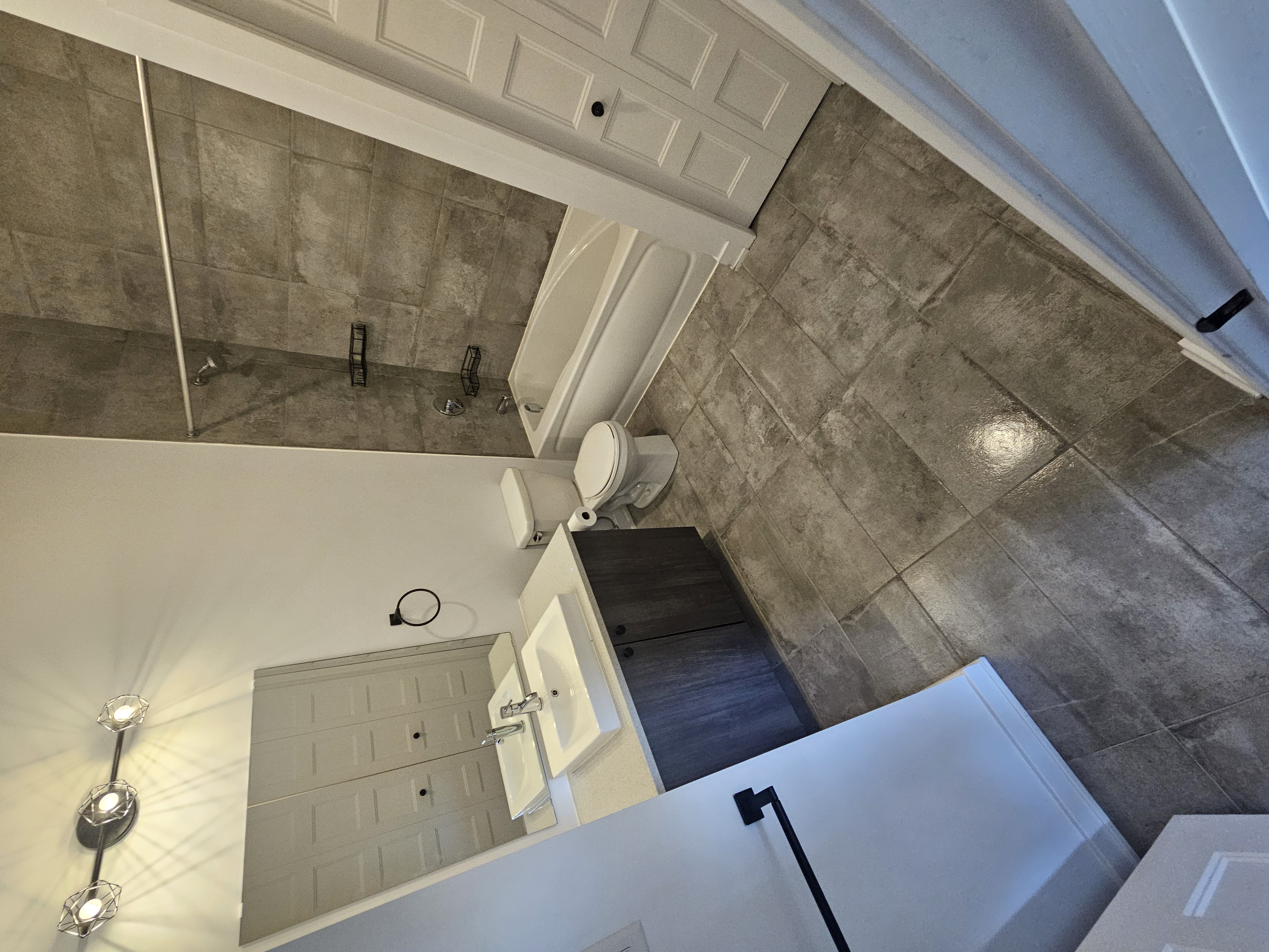 Halfred | Apartment rentals maison: 1 bedrooms for rent, 211 Rue De La Frégate, Gatineau