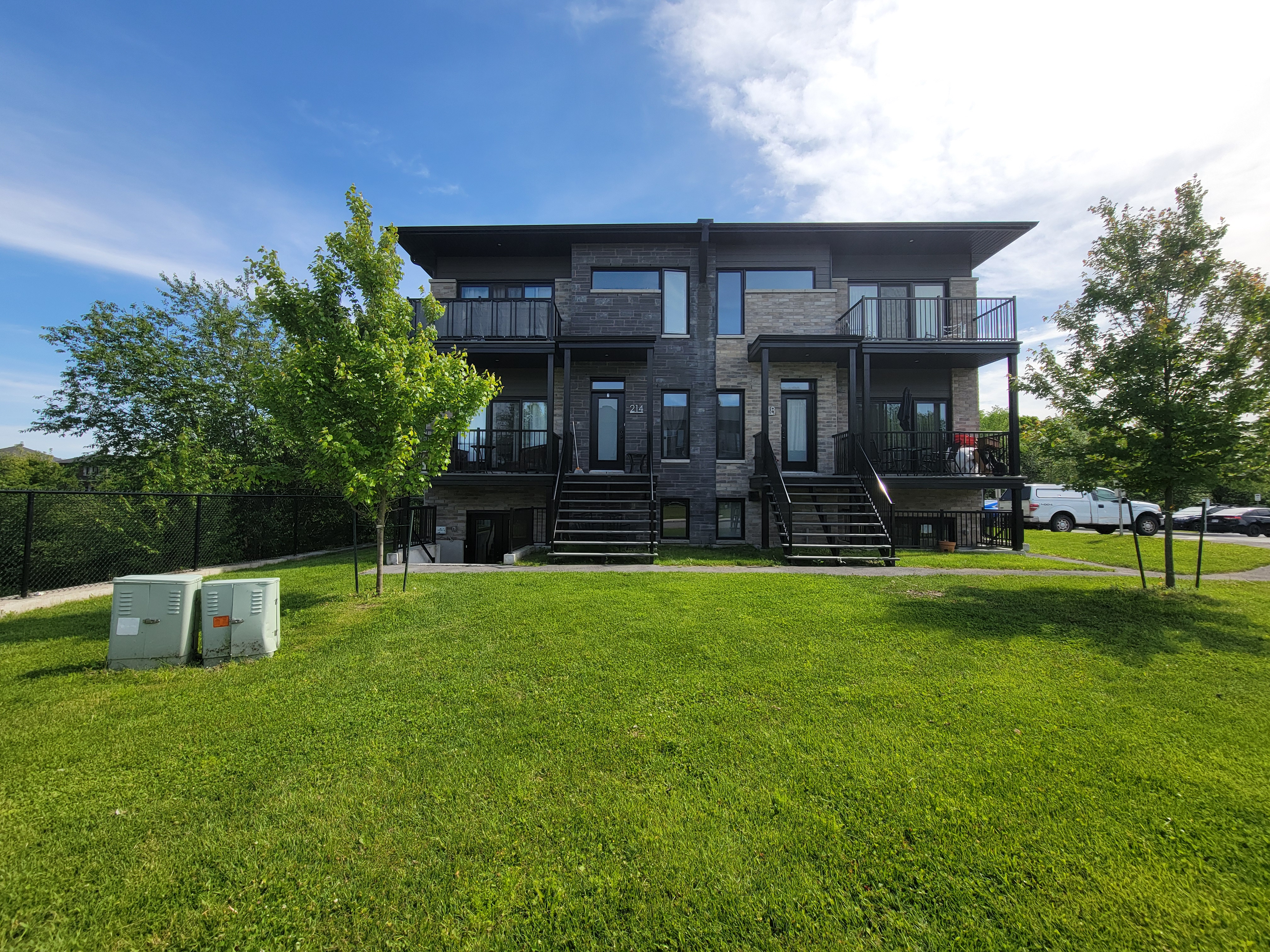 Halfred | Apartment rentals logement for rent in Gatineau: 1 bedrooms, 211 Rue De La Frégate
