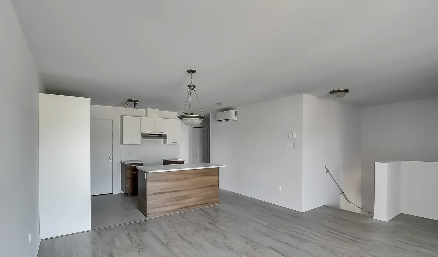 Halfred | Apartment rentals maison for rent in Gatineau: 2 bedrooms, 40 Rue De La Fabrique