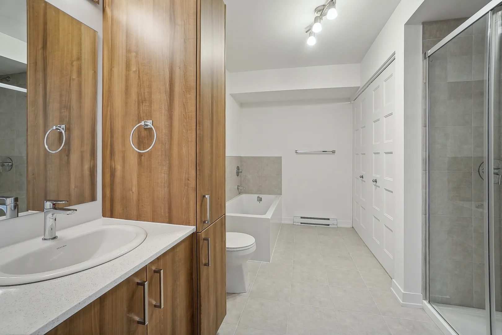 Halfred | Apartment rentals rental: Spacious unité, 2 bedrooms, Gatineau