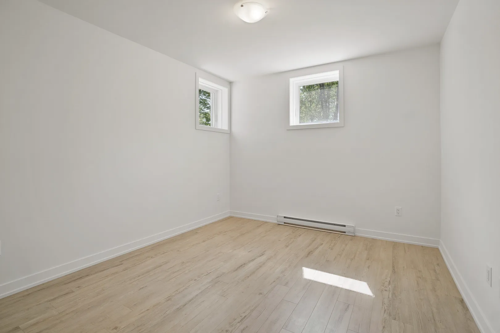 Halfred | Apartment rentals real estate: appartement with 2 bedrooms for rent, 67 Rue Dupuis, Gatineau