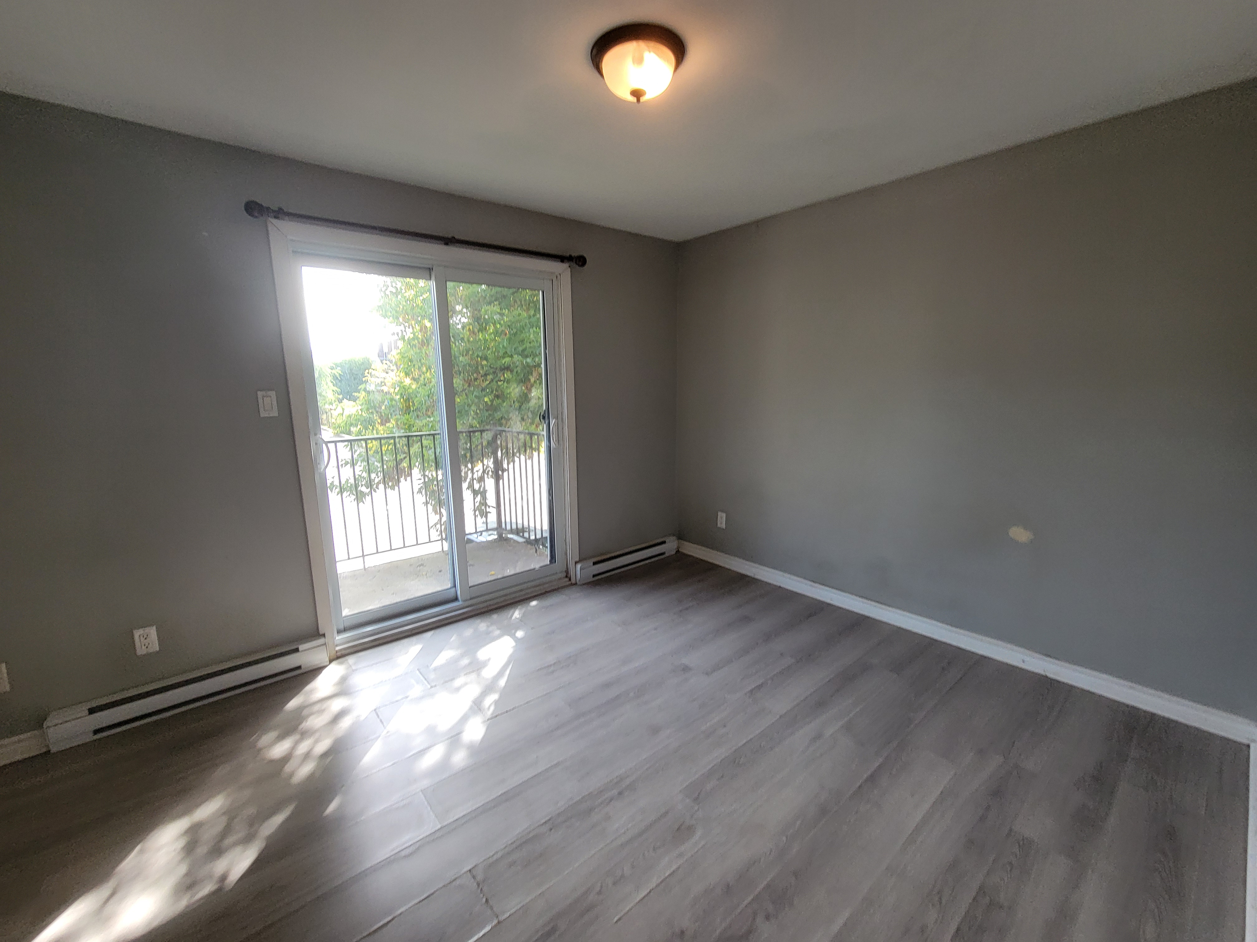 Halfred | Apartment rentals: logement with 3 bedrooms for rent in Gatineau, 92 Rue Marengère