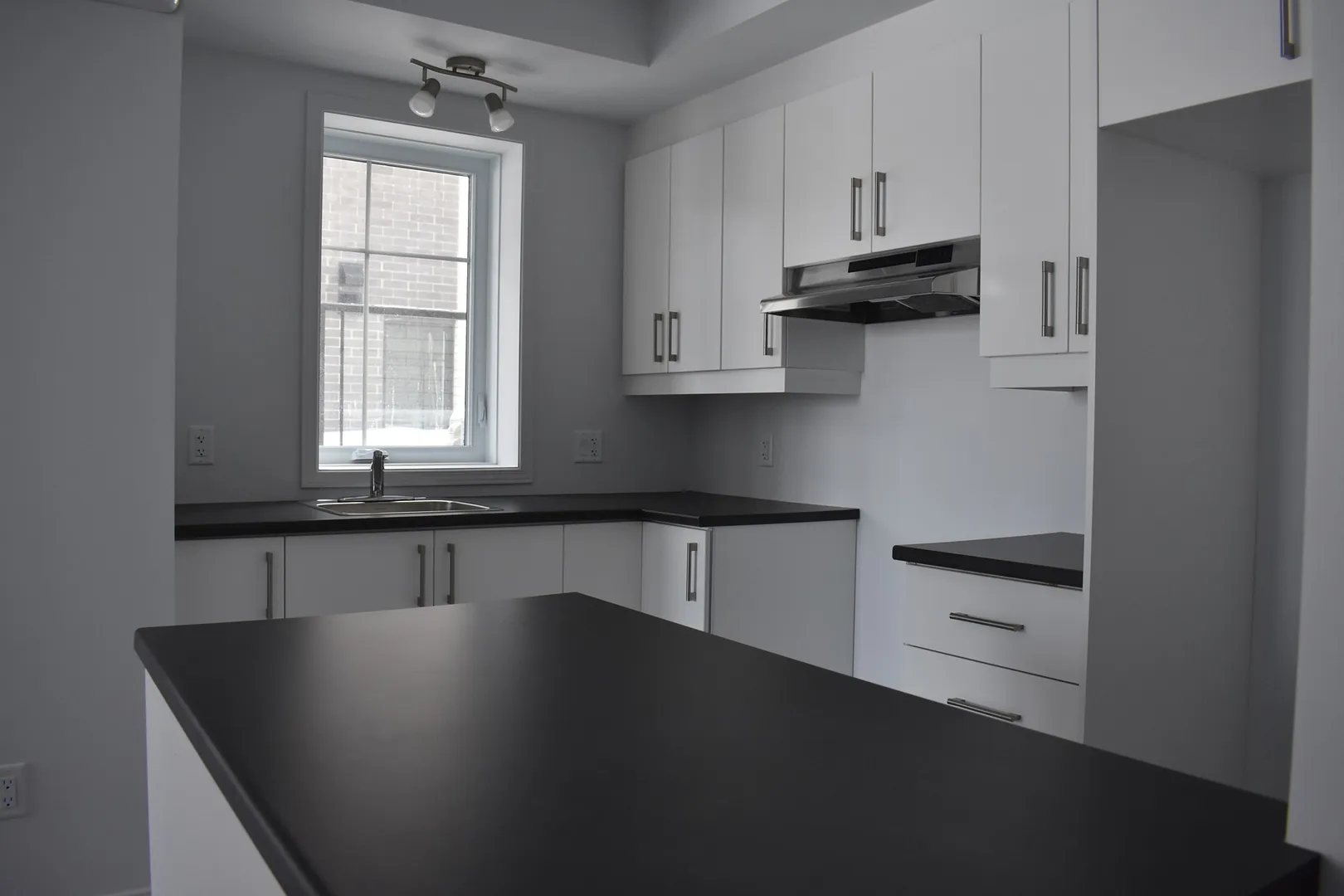 Halfred | Apartment rentals: Rent this unité with 1 bedrooms in Gatineau, 168 Rue De La Cité-Jardin