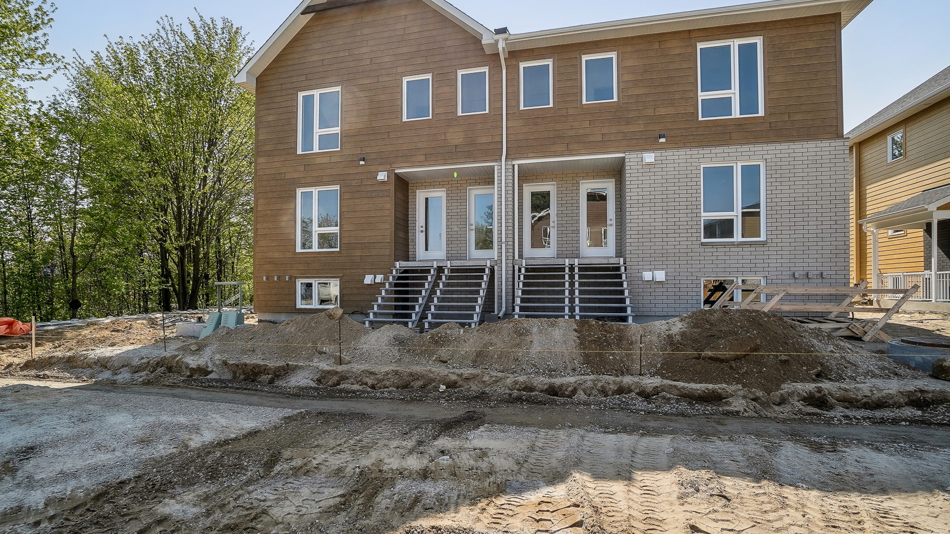 Halfred | Apartment rentals real estate: Spacious maison with 2 bedrooms for rent in Gatineau