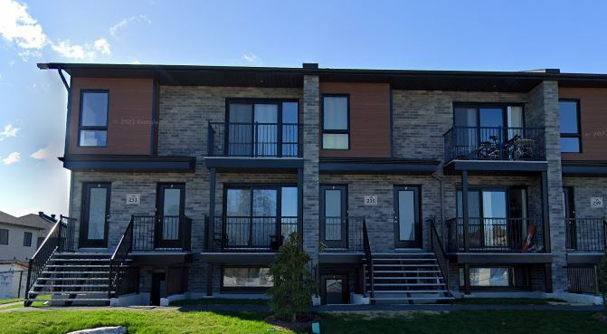3 bedrooms, Halfred | Apartment rentals maison for rent in Gatineau, 243 Rue De Liverpool