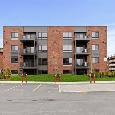 Halfred | Apartment rentals real estate: Spacious maison with 2 bedrooms for rent in Gatineau