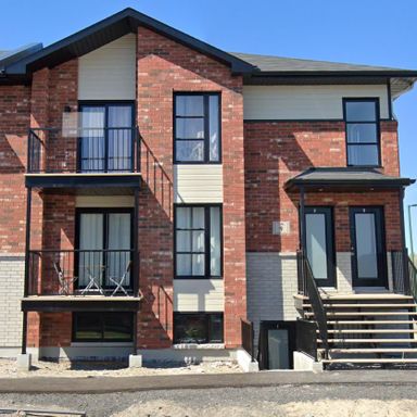 Halfred | Apartment rentals maison for rent in Gatineau: 2 bedrooms, 9 Rue Du Glenbow