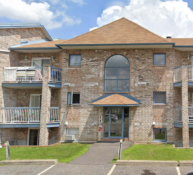 Halfred | Apartment rentals maison: 3 bedrooms for rent, 211 Chemin De La Savane, Gatineau