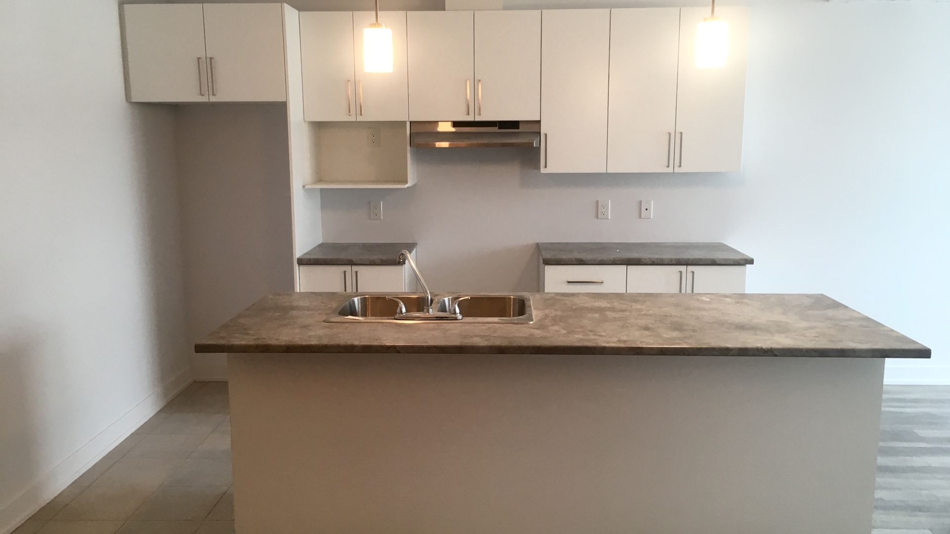 Halfred | Apartment rentals real estate: Spacious appartement with 3 bedrooms for rent in Gatineau