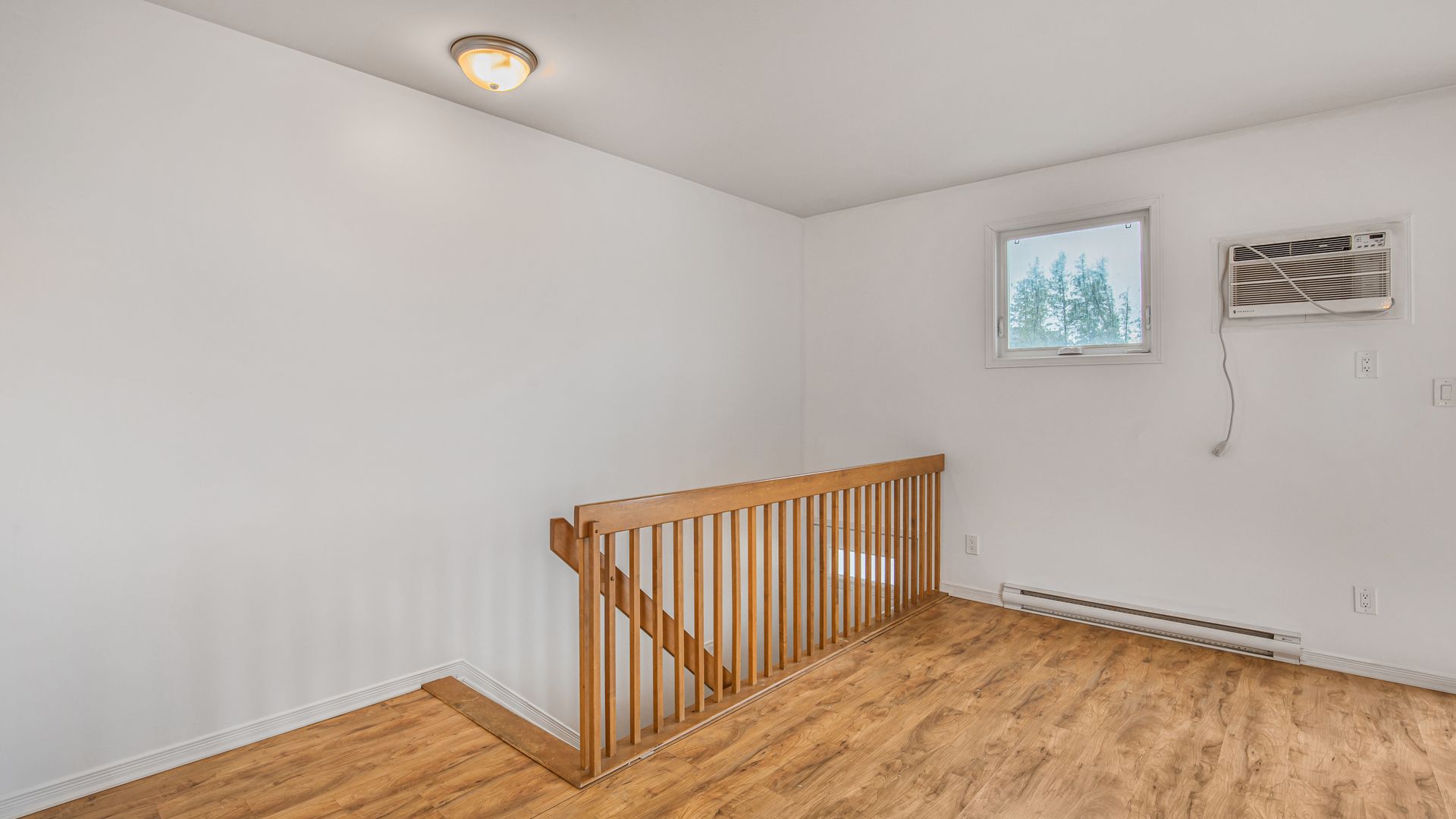 Halfred | Apartment rentals rental: logement with 2 bedrooms, 82 Rue Du Britannia, Gatineau
