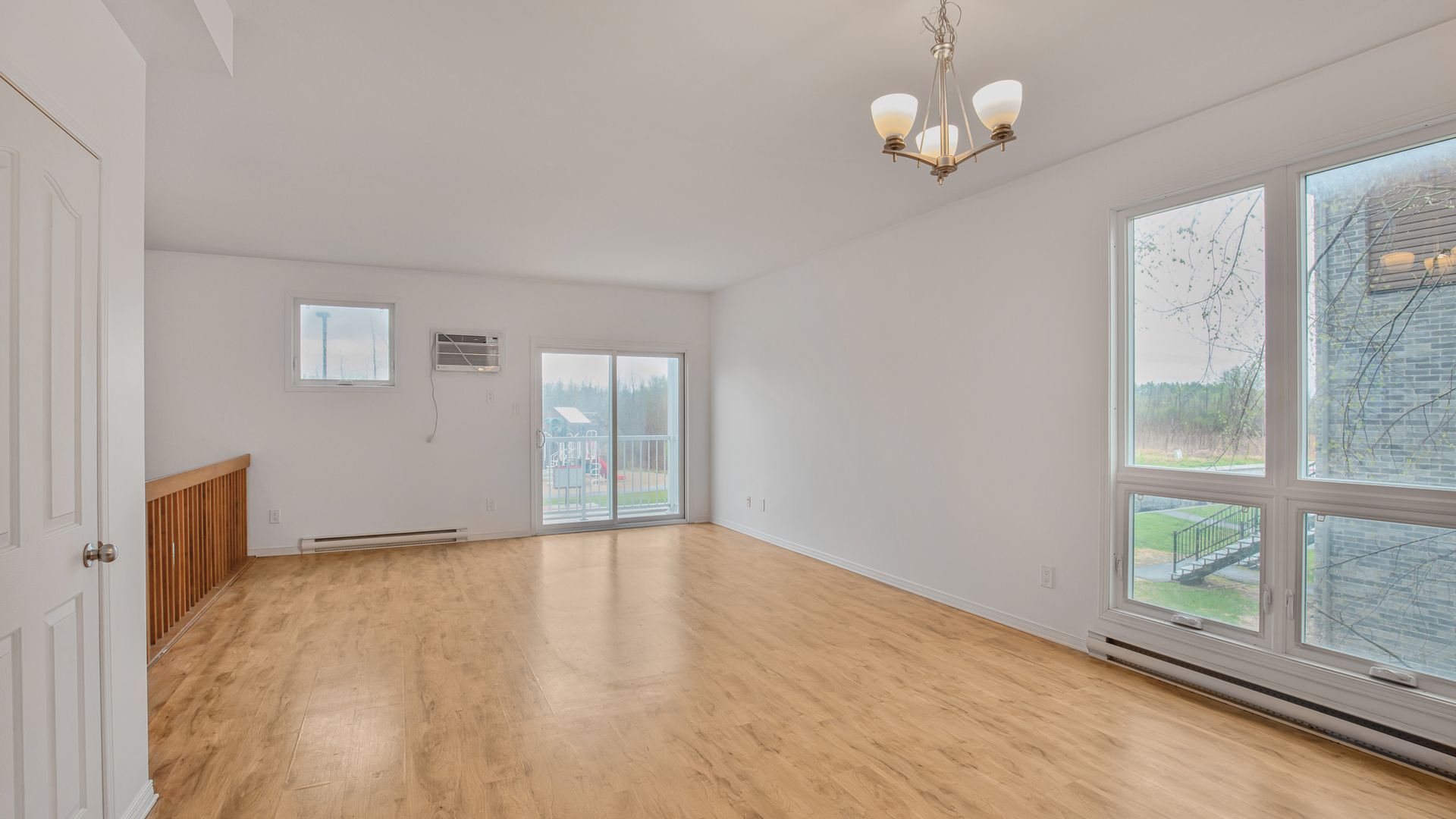 Halfred | Apartment rentals: logement with 2 bedrooms for rent, 82 Rue Du Britannia, Gatineau