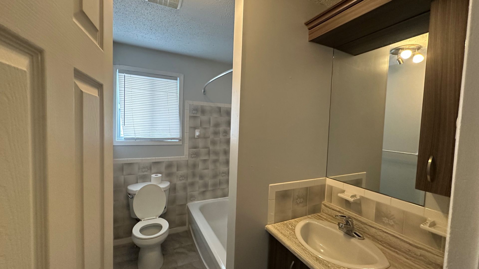 Gatineau: Halfred | Apartment rentals maison for rent, 2 bedrooms, 130 Rue Lombard