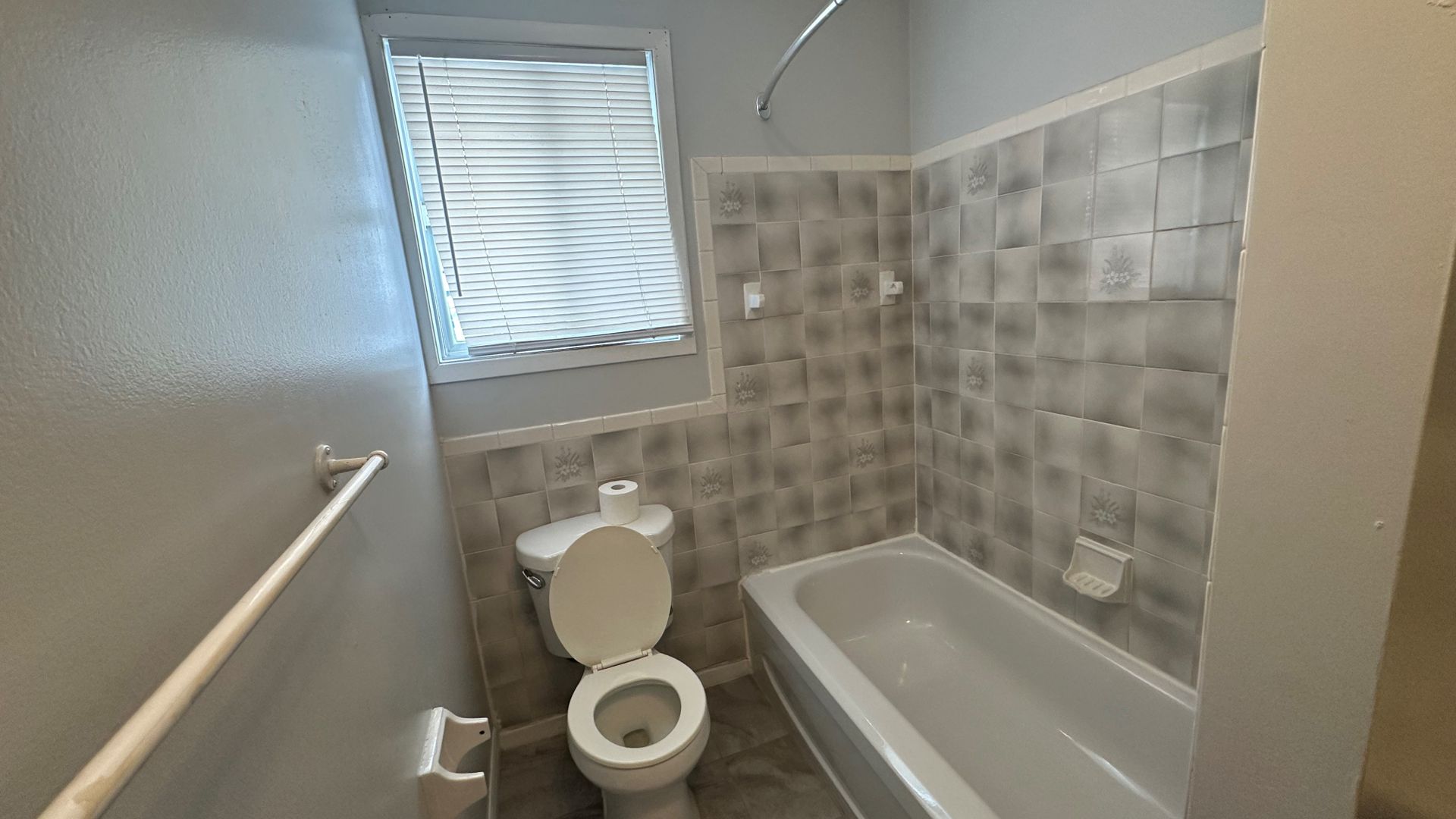 Halfred | Apartment rentals maison for rent in Gatineau: 2 bedrooms, 130 Rue Lombard