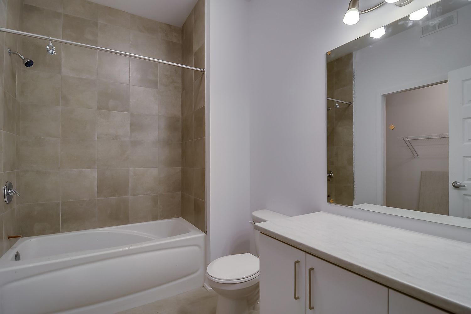 Halfred | Apartment rentals: logement with 1 bedrooms for rent, 86 Rue Du Campagnard, Gatineau