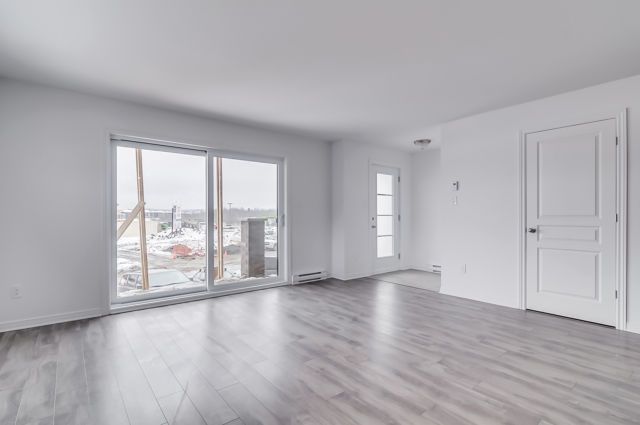 Halfred | Apartment rentals maison for rent in Gatineau: 2 bedrooms, 9 Rue Du Glenbow