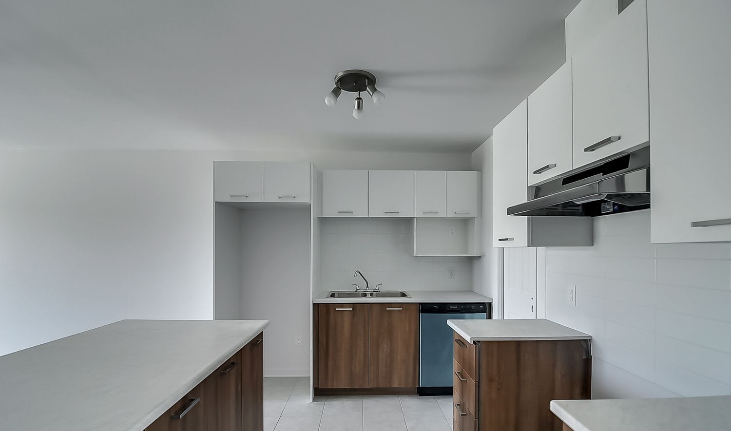 Halfred | Apartment rentals real estate: logement with 2 bedrooms for rent, 26 Rue De La Fabrique, Gatineau