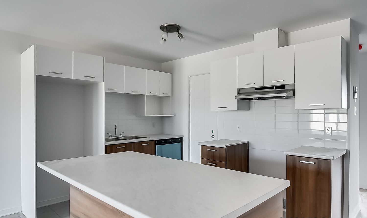 Halfred | Apartment rentals real estate: logement with 2 bedrooms for rent, 26 Rue De La Fabrique, Gatineau