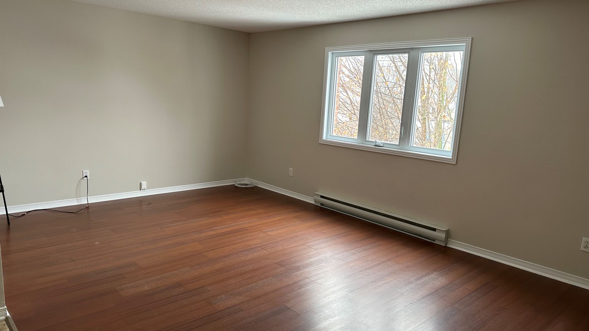 Halfred | Apartment rentals maison: 2 bedrooms for rent, 220 Rue De Malartic, Gatineau