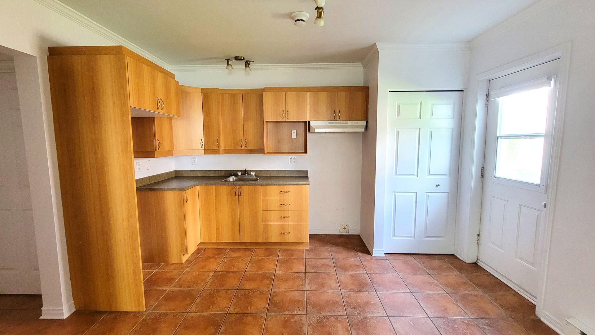 Halfred | Apartment rentals: maison with 1 bedrooms for rent in Gatineau, 1991 Rue Saint-Louis