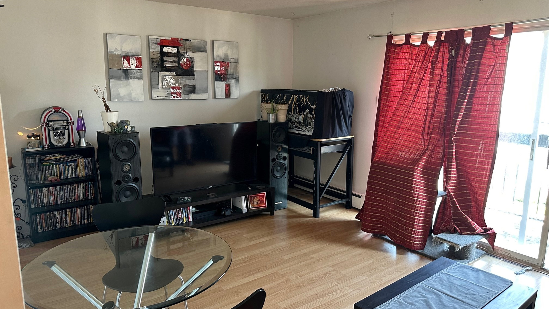 Listing 1 of 8