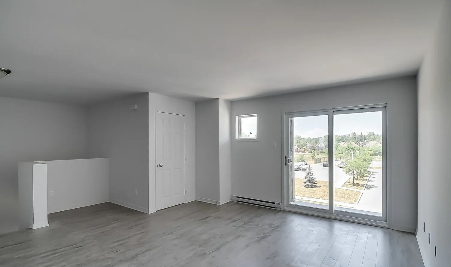 Halfred | Apartment rentals real estate: Spacious unité with 2 bedrooms for rent in Gatineau