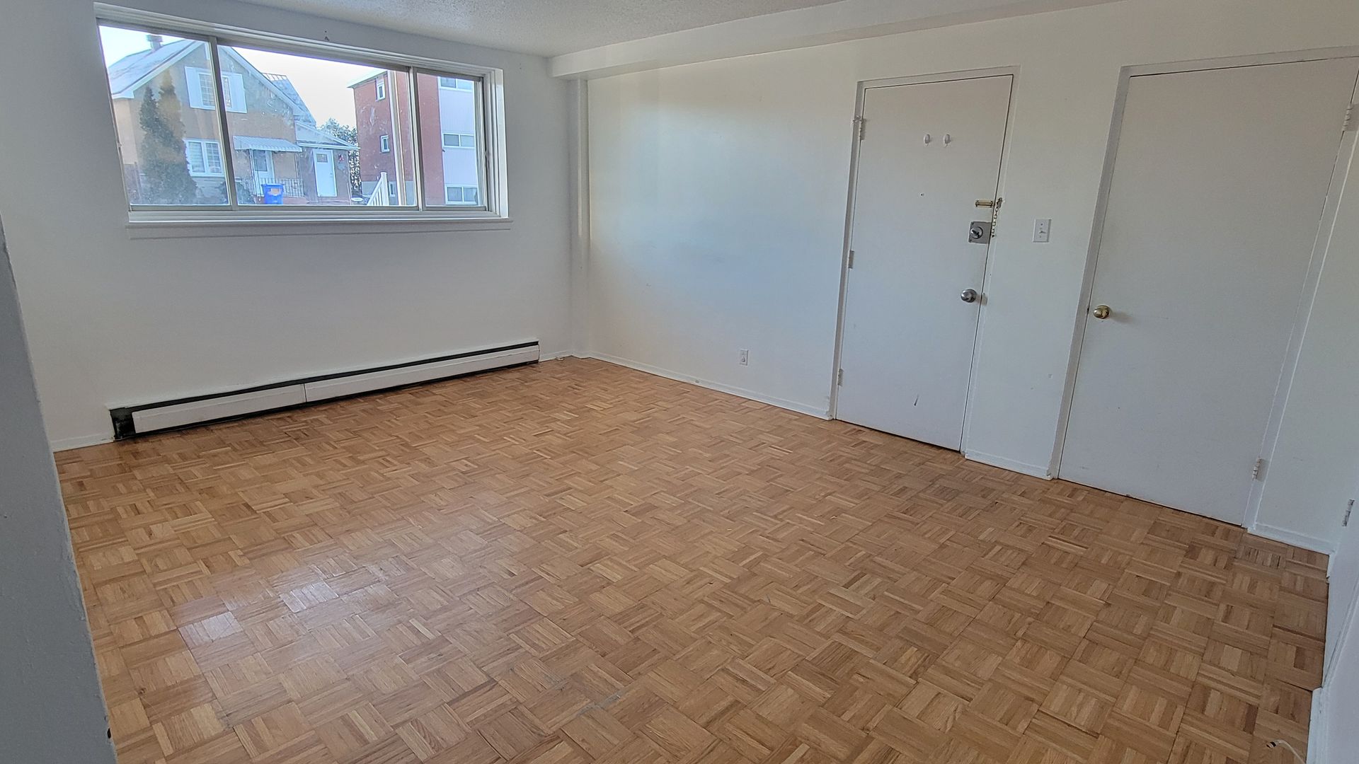 Halfred | Apartment rentals real estate: maison with 2 bedrooms for rent, 15 Rue Roy, Gatineau