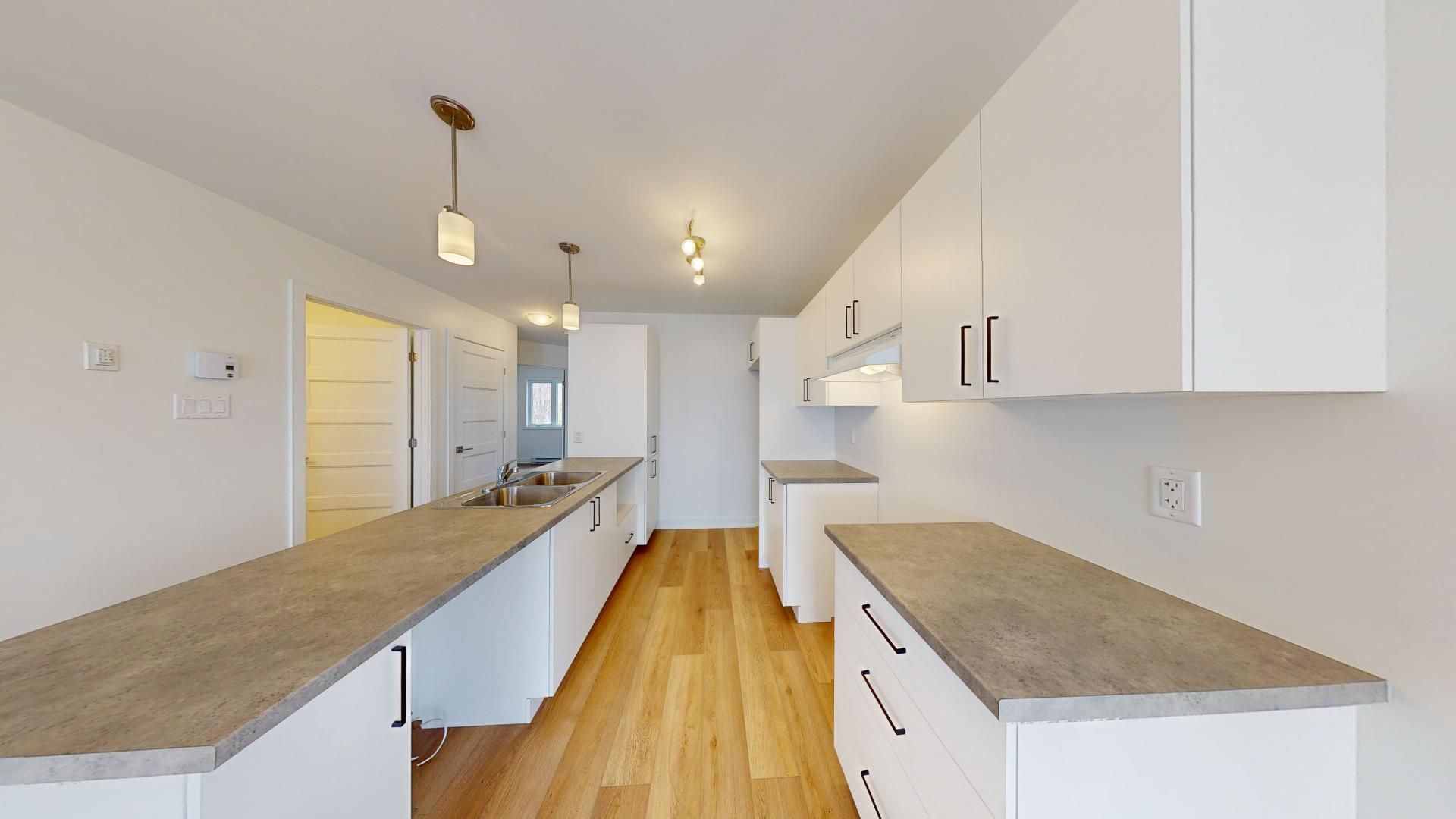 Halfred | Apartment rentals logement for rent in Gatineau: 2 bedrooms, 1019 Boulevard Maloney Est