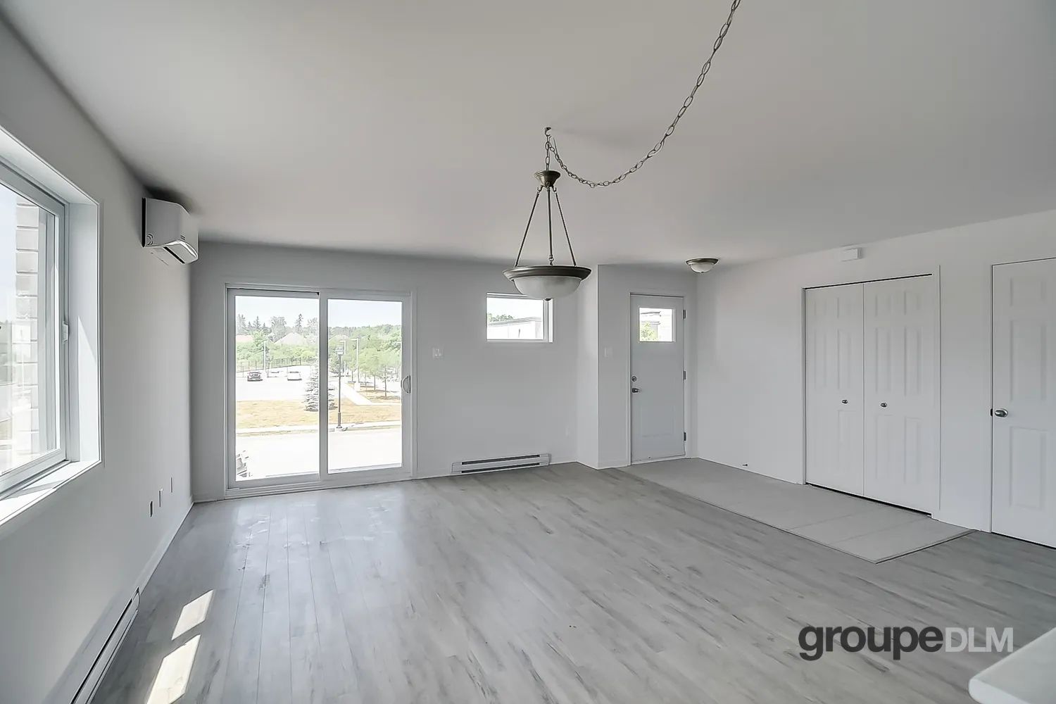 Halfred | Apartment rentals: Rent this appartement with 2 bedrooms in Gatineau, 34 Rue De La Fabrique