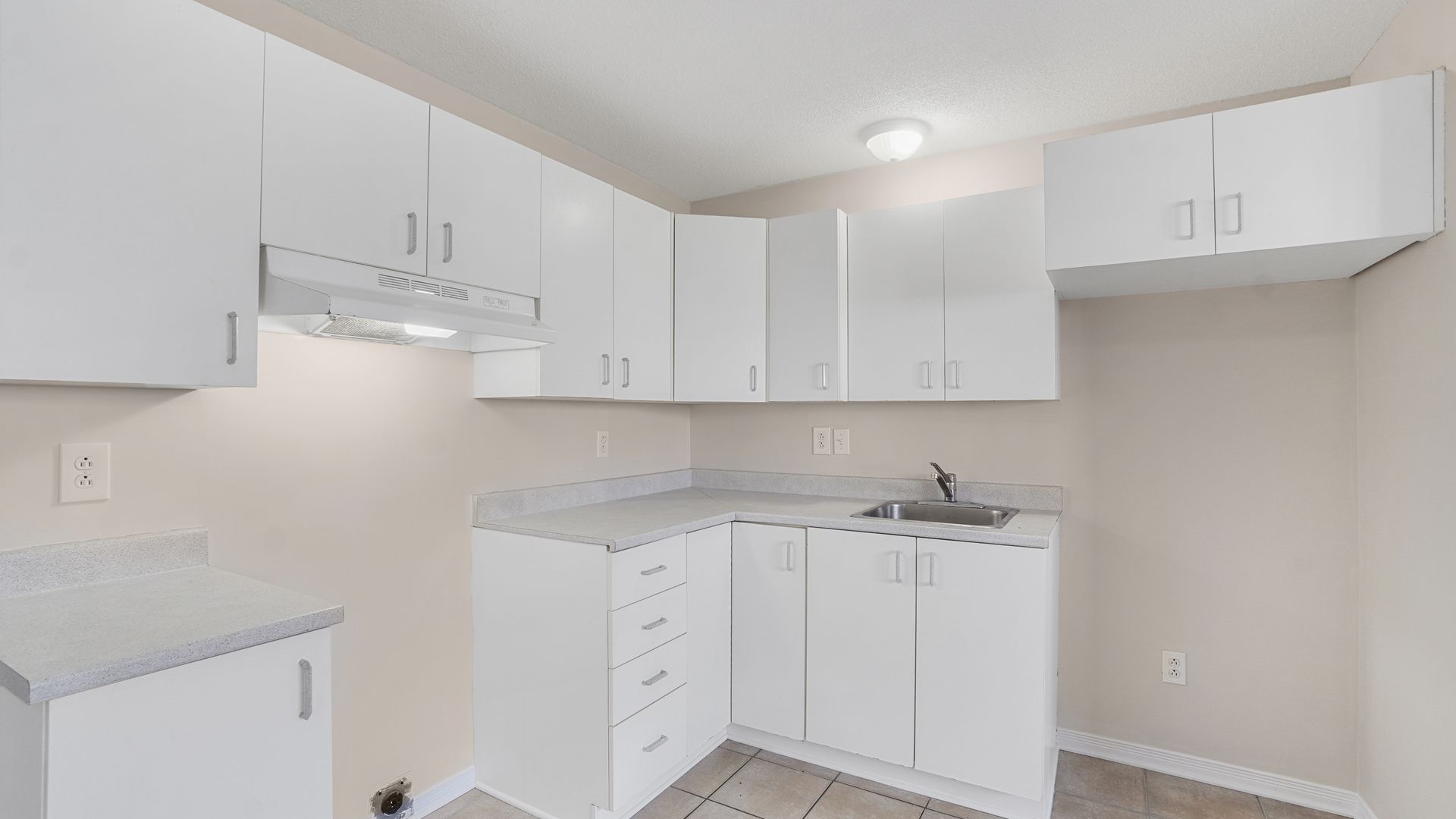 Halfred | Apartment rentals real estate: Spacious logement with 1 bedrooms for rent in Gatineau