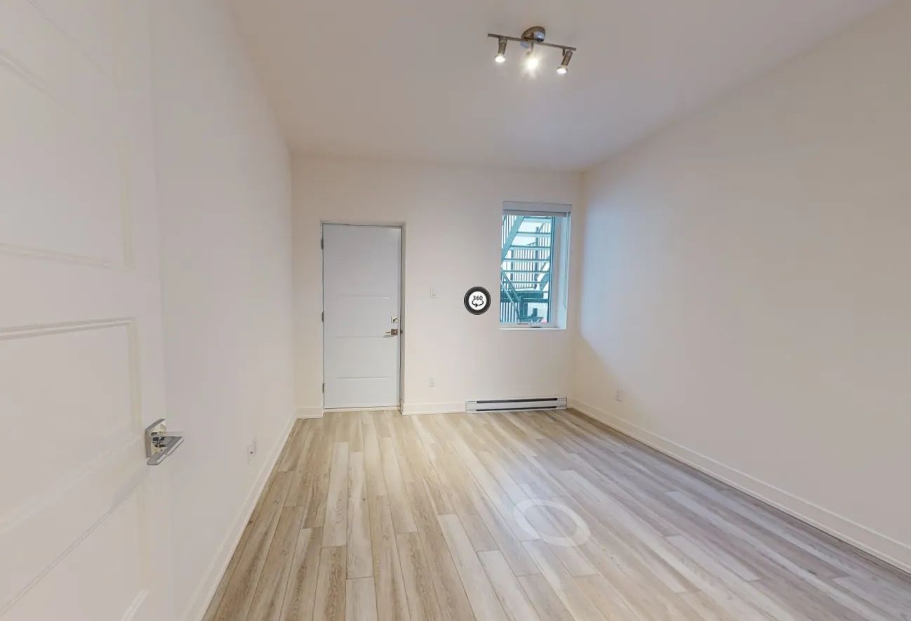 Halfred | Apartment rentals real estate: Spacious logement with 2 bedrooms for rent in Gatineau