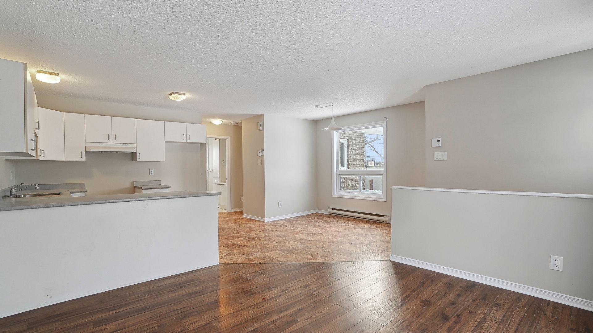 Halfred | Apartment rentals real estate: appartement with 2 bedrooms for rent, 825 Rue Larouche, Gatineau