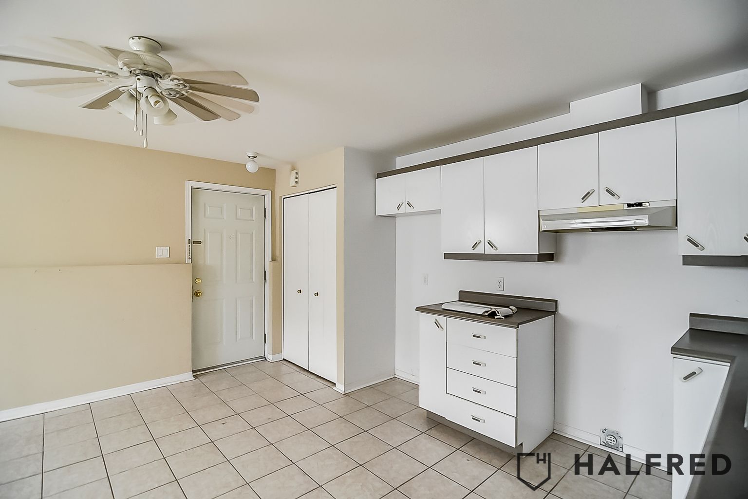 Halfred | Apartment rentals rental: logement with 3 bedrooms, 146 Boulevard Du Plateau, Gatineau