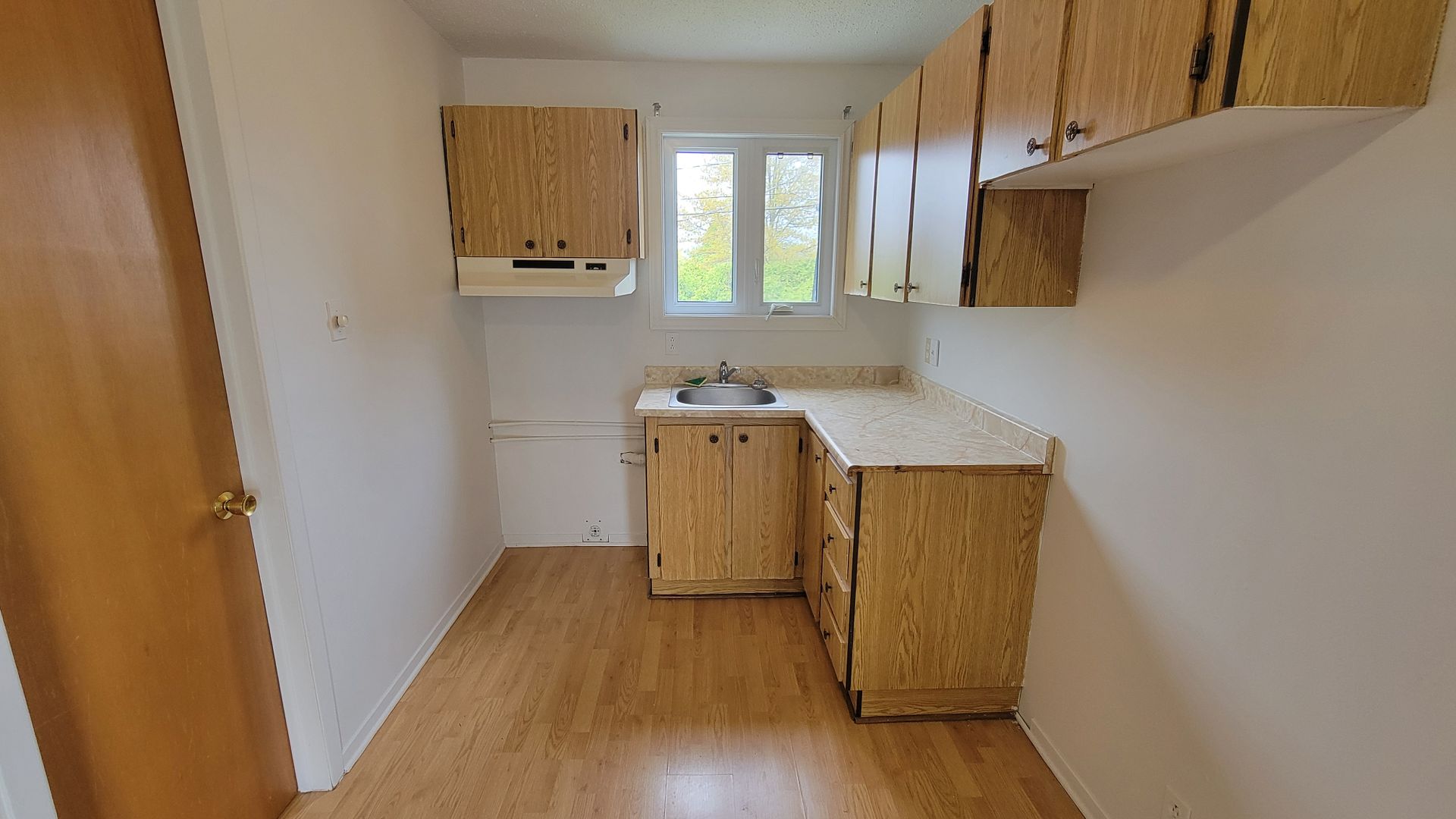 Halfred | Apartment rentals appartement for rent in Gatineau: 1 bedrooms, 136 Rue Lombard