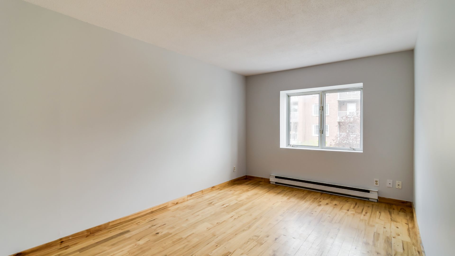 Halfred | Apartment rentals: appartement with 2 bedrooms for rent, 88 Rue Frontenac, Gatineau