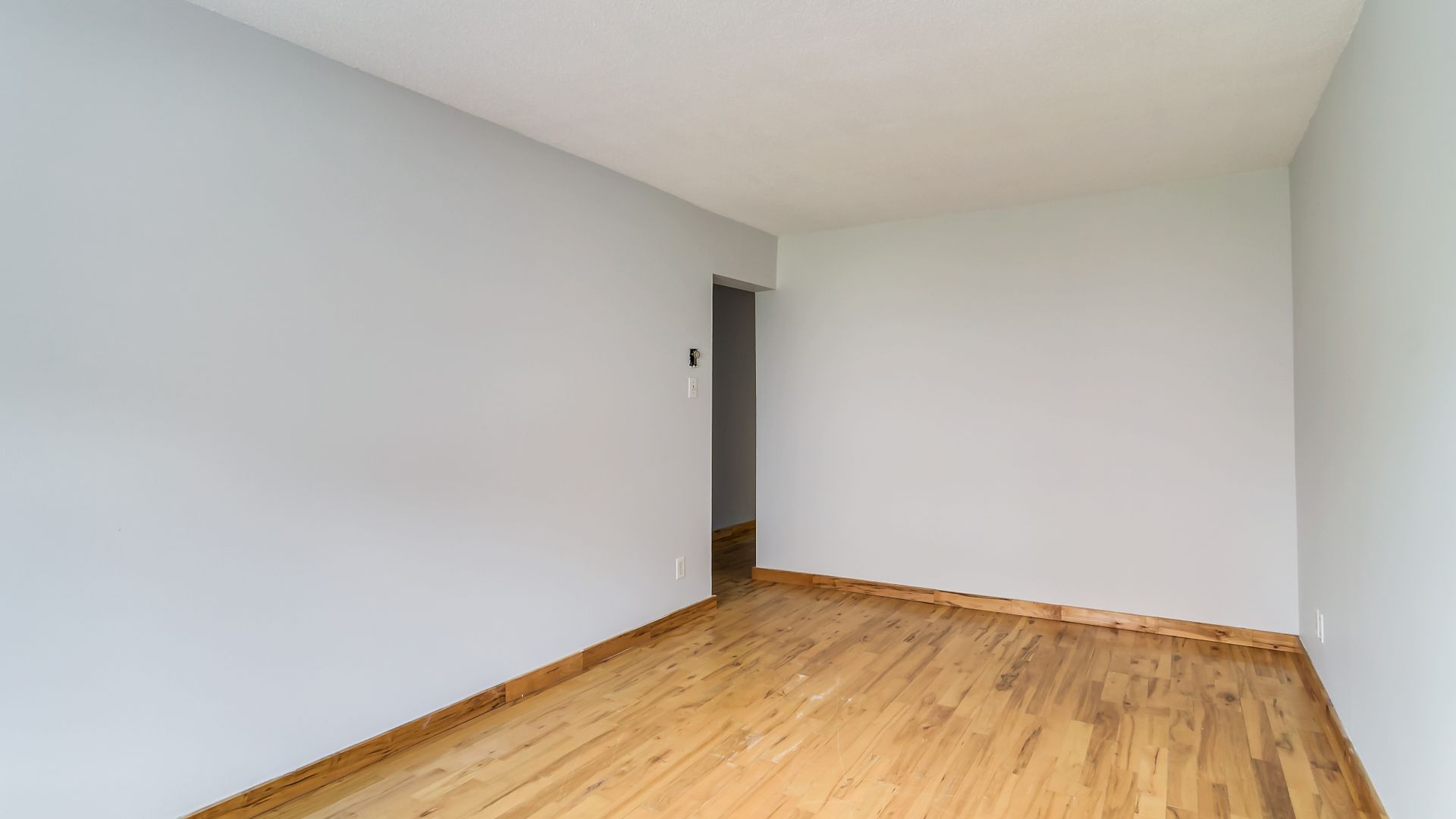 Halfred | Apartment rentals appartement: 2 bedrooms for rent, 88 Rue Frontenac, Gatineau