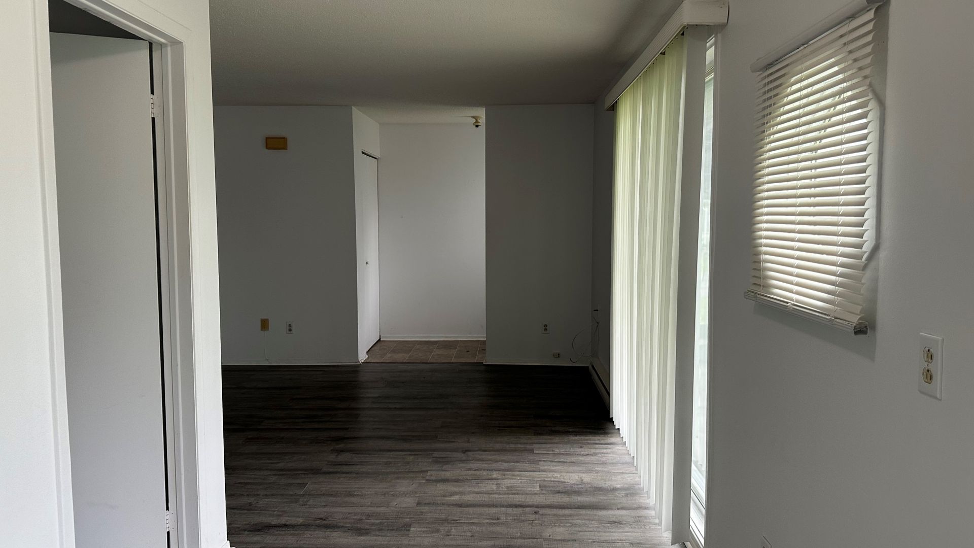 Halfred | Apartment rentals appartement for rent in Gatineau: 1 bedrooms, 1071 Boulevard Maloney Est