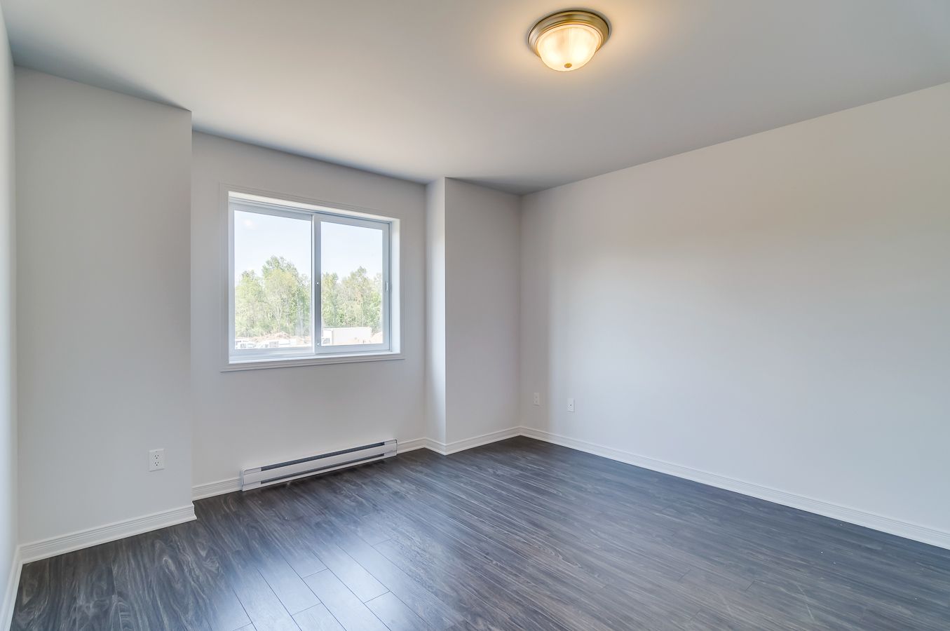 Halfred | Apartment rentals real estate: Spacious appartement with 2 bedrooms for rent in Gatineau