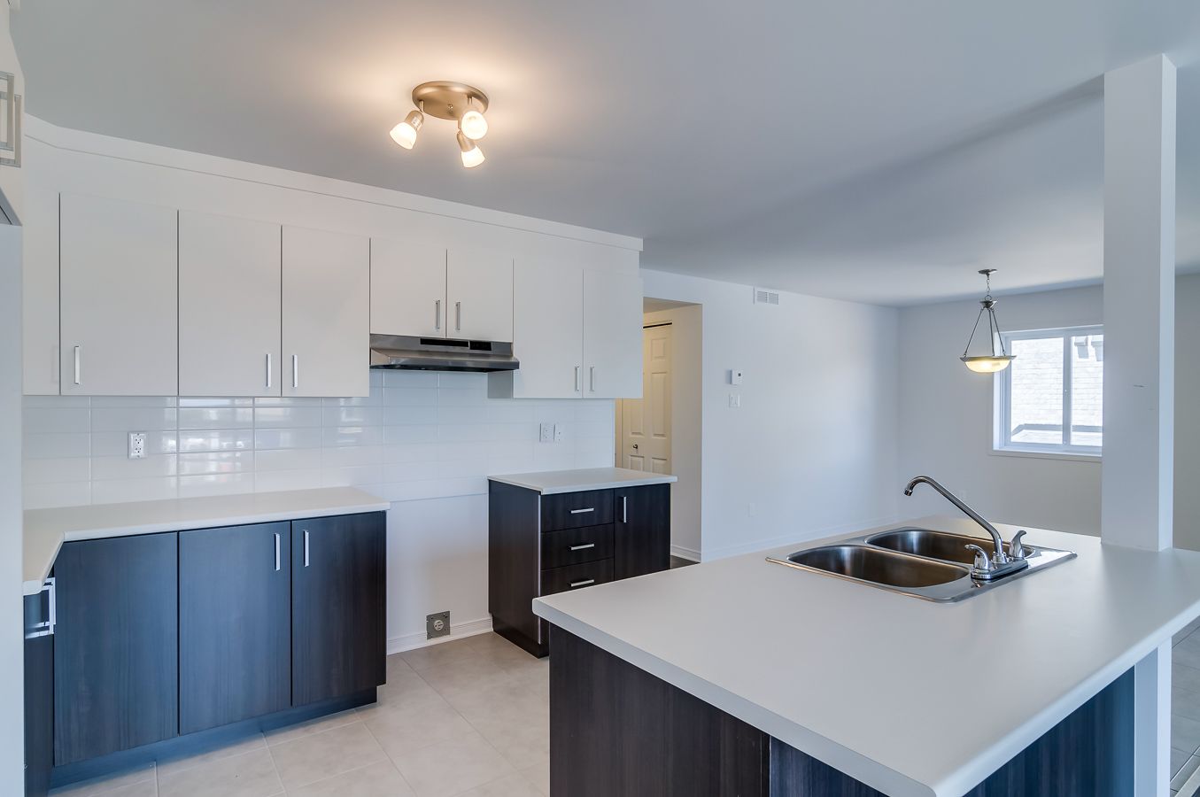 Halfred | Apartment rentals real estate: Spacious logement with 2 bedrooms for rent in Gatineau