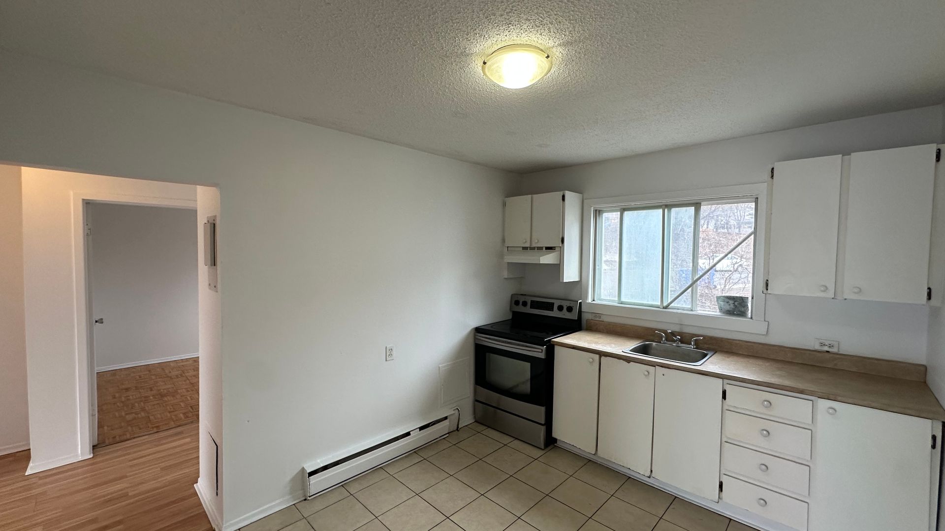 Halfred | Apartment rentals real estate: Spacious maison with 2 bedrooms for rent in Gatineau