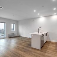 Halfred | Apartment rentals logement: 1 bedrooms for rent, 90 Rue De La Fabrique, Gatineau